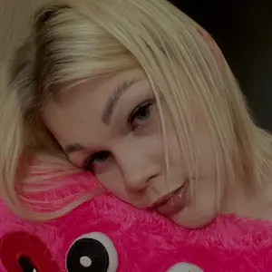 Я Настя, 18, ищу парня для bdsm из Москвы