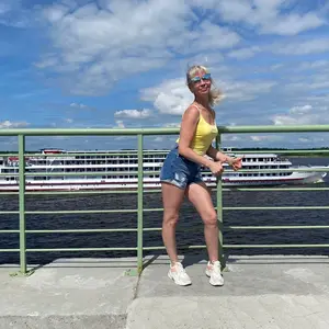 Я Натали, 45, из Кирова, ищу знакомство для постоянных отношений